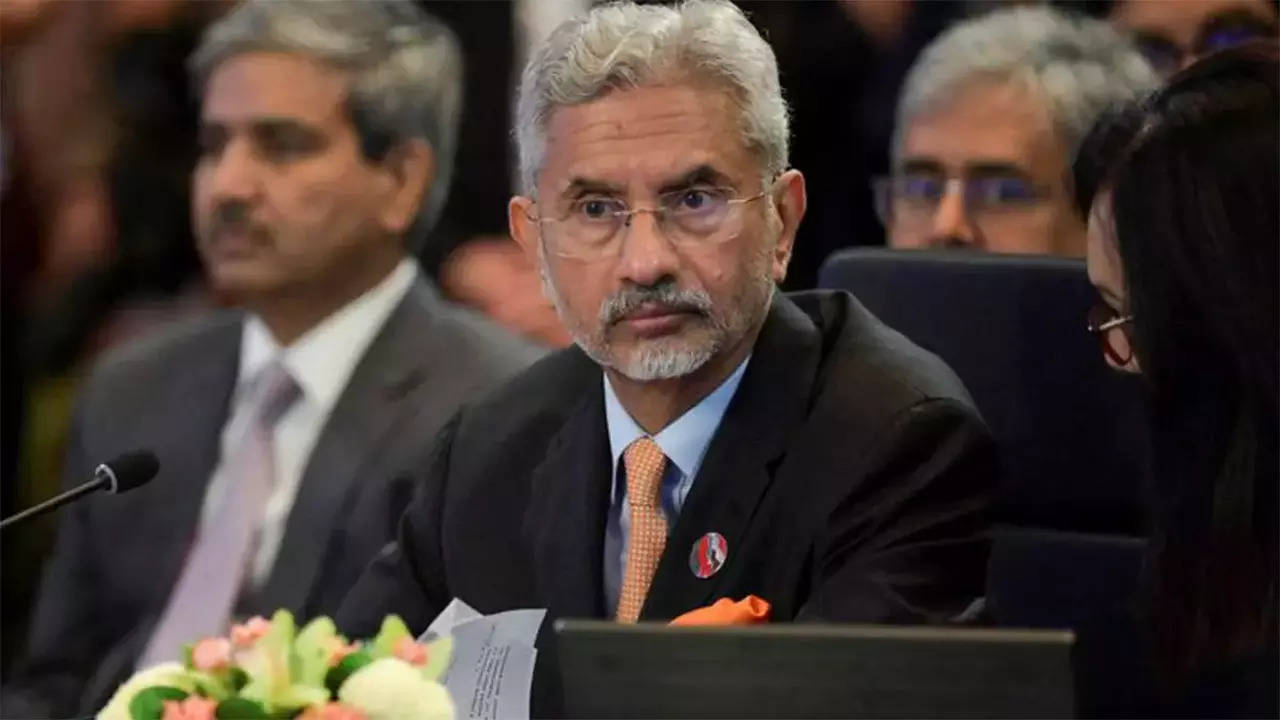 EAM Jaishankar Briefly Meets Chinese Counterpart Wang Yi On Sidelines ...