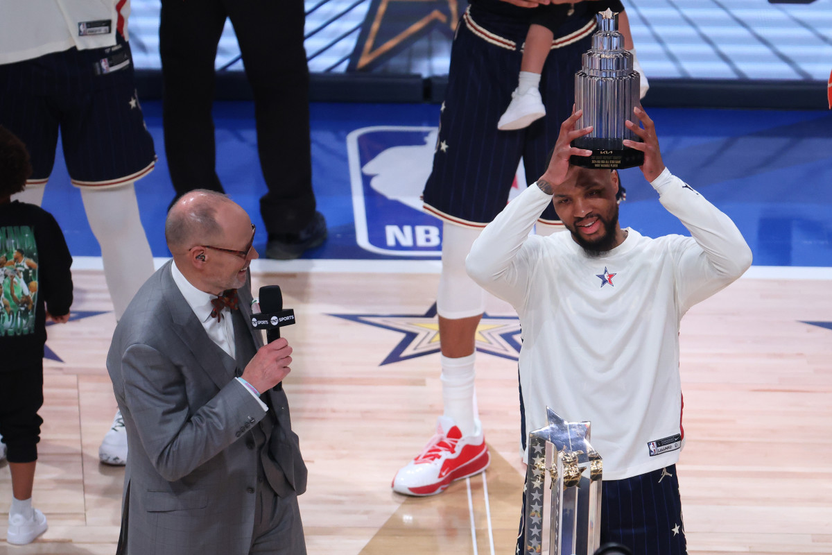 damian lillard gets booed by indiana crowd after winning 2024 all-star game mvp