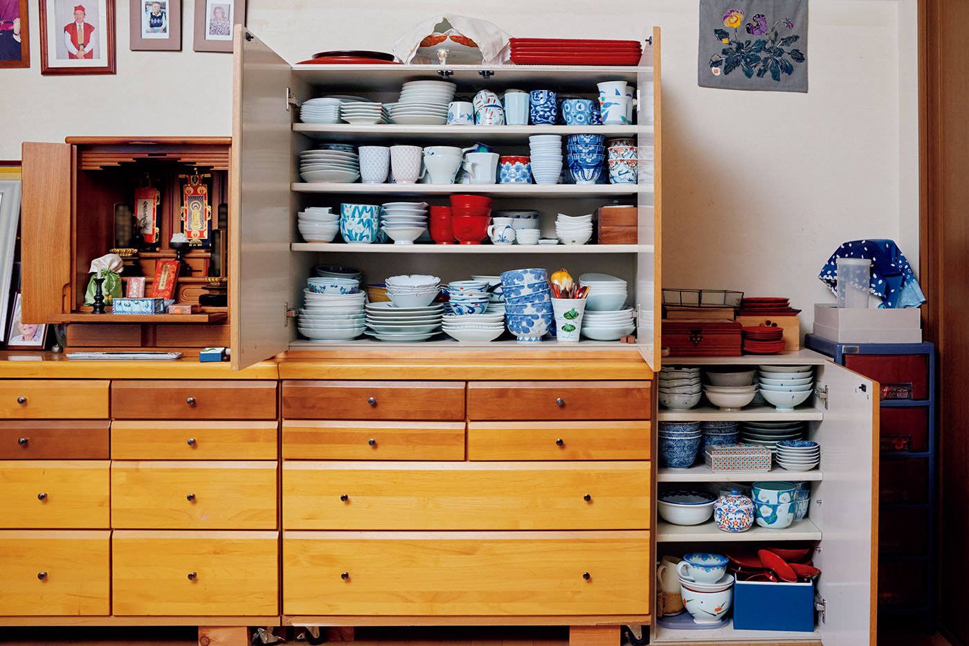 70代、ひとり暮らしでも「食器はたくさん」。“だれにでも開かれた家”の工夫とは