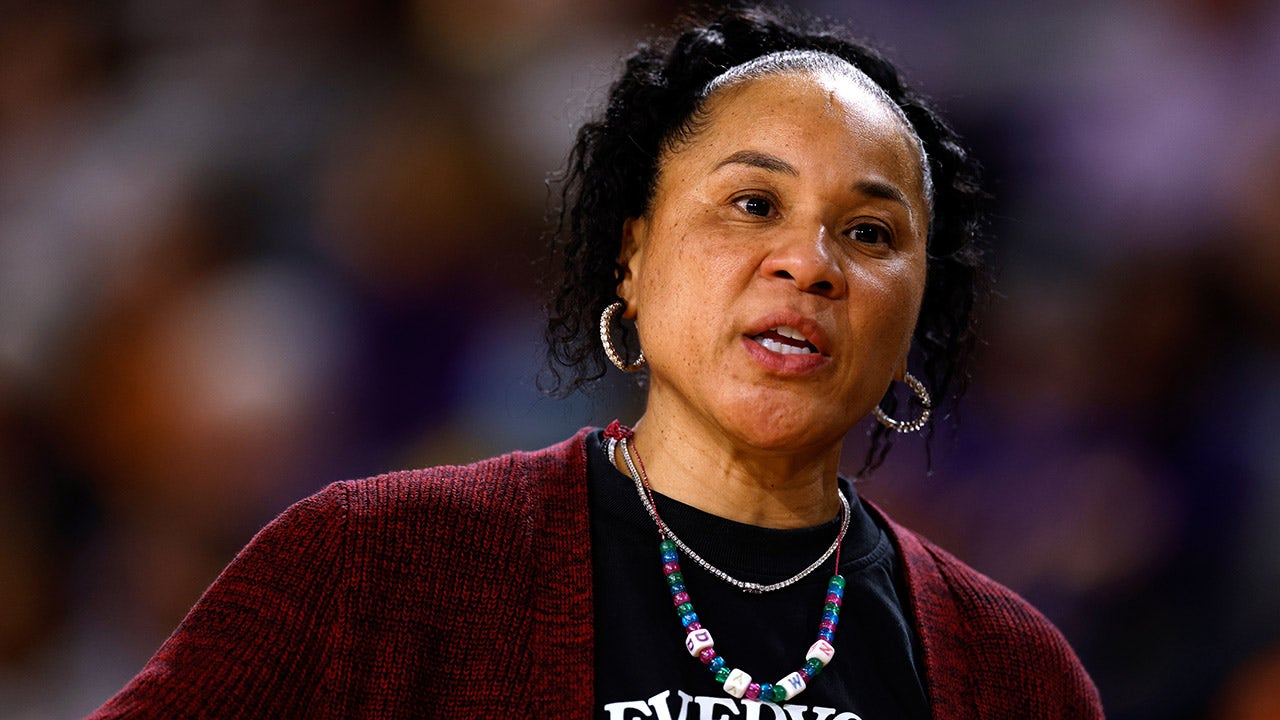 Dawn Staley on significance of statue in Columbia where Confederate ...