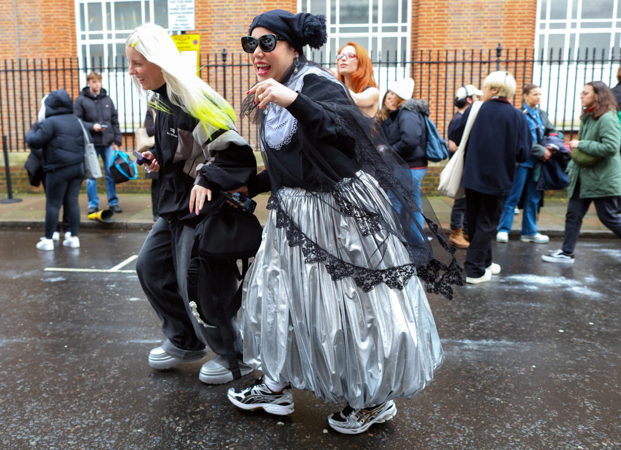 εβδομάδα μόδας λονδίνου: οι ωραιότερες street style εμφανίσεις