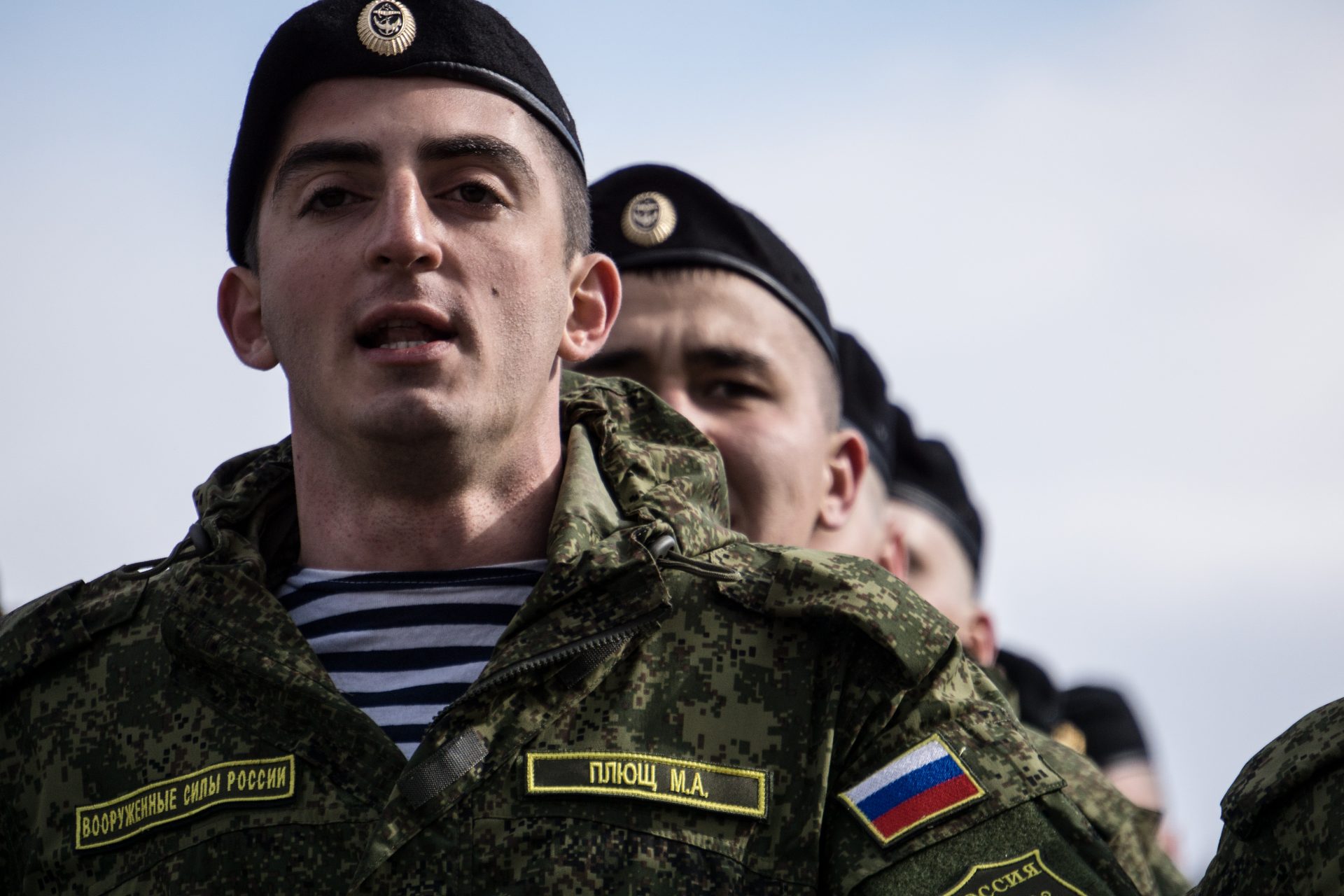 Призыв иностранных граждан. Иностранец призыв. Russian Officer.