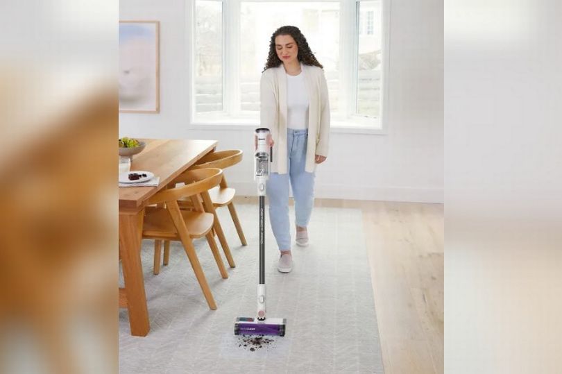 amazon, shark cuts price of 'brilliant' cordless vacuum cleaner by £150 in sale