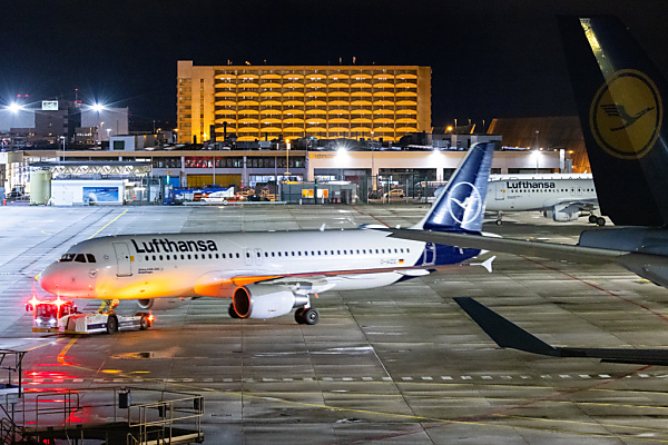 Streik Bei Der Lufthansa In Deutschland Begonnen