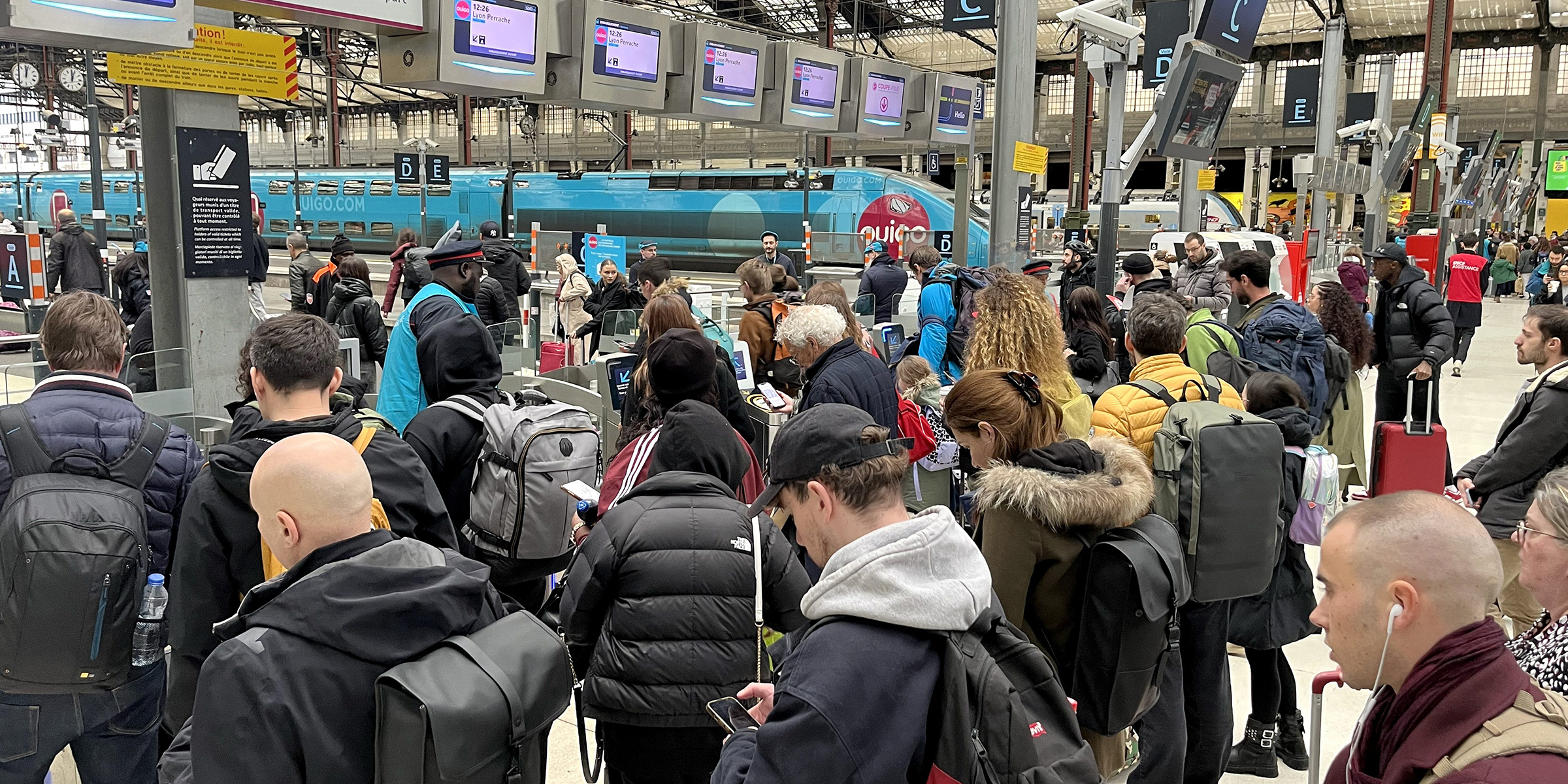 Grèves à La SNCF : Le Gouvernement Sous La Pression Des Syndicats