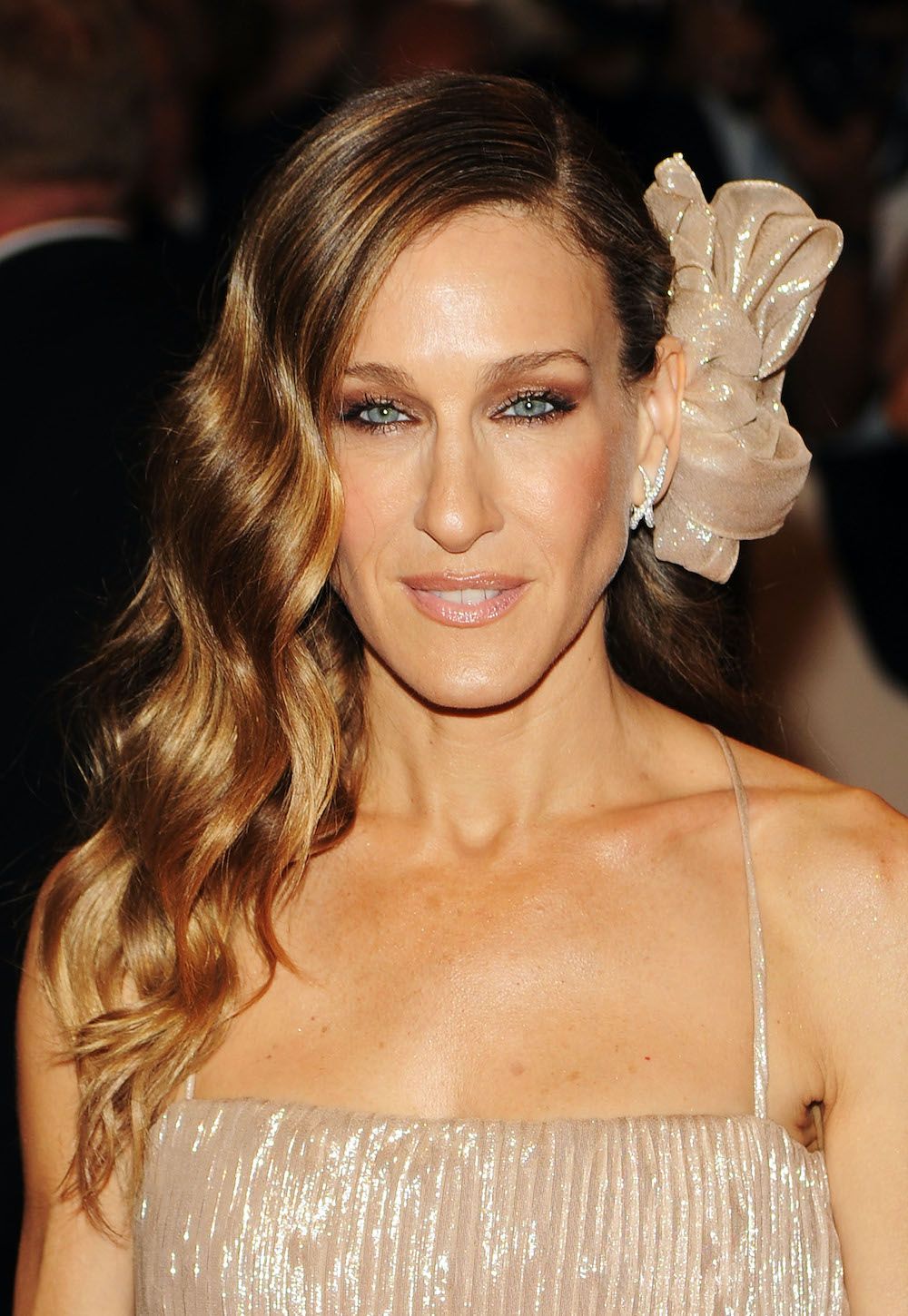 <p>                     A great example of why copper eyeshadow is always an excellent choice, this metallic and smokey make-up look was seen on Sarah Jessica Parker at the 2010 Met Gala – for which the theme was “American Woman: Fashioning a National Identity”.                   </p>