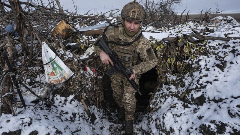 atrasos na ajuda ocidental à ucrânia estão a ajudar a rússia, diz isw