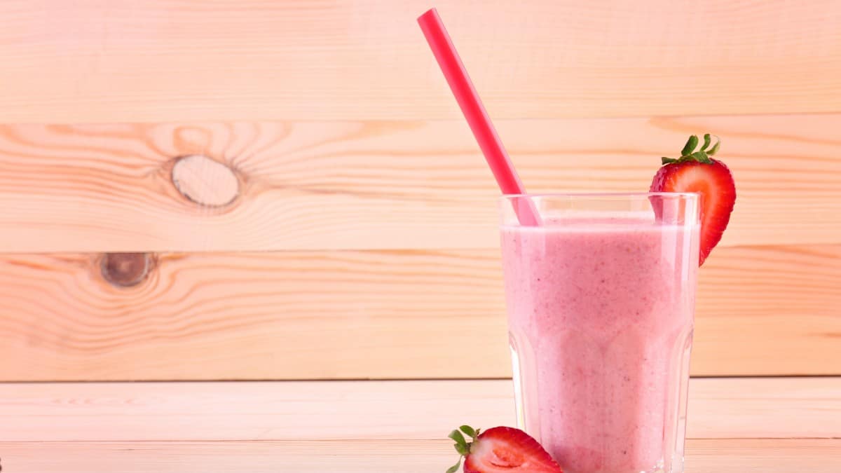 <p><span>Smoothies? Yes, please! Blend fruits, veggies, and yogurt for a drinkable feast. They're refreshing, hydrating, and brimming with nutrients. A great way to get your five-a-day without the hassle.</span></p>