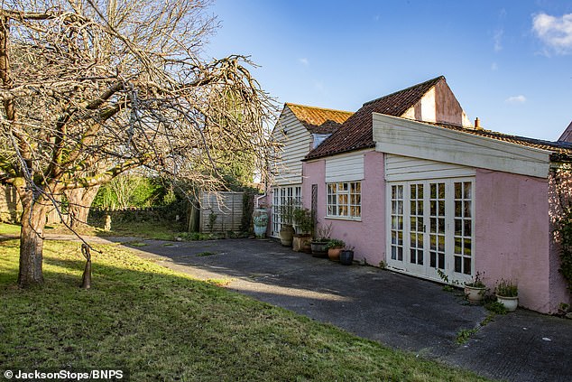 as pretty as a host of daffodils: six-bedroom georgian house regularly visited by poets william wordsworth and samuel taylor coleridge goes on the market for £925,000
