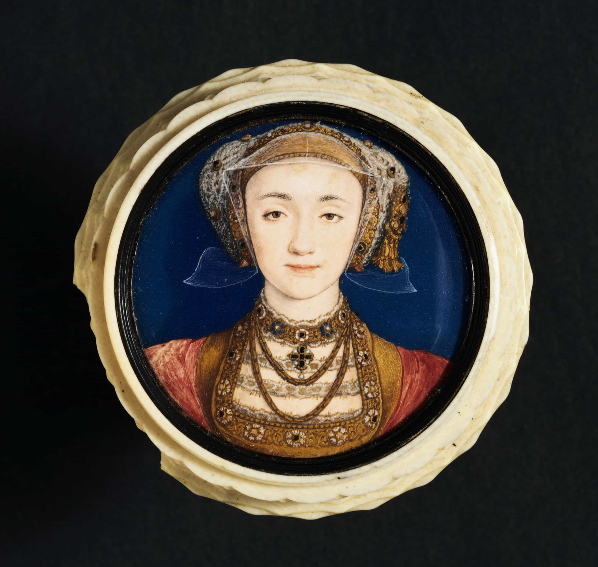 <p><span><span>Henrique VIII e Ana de Cleves se casaram em 6 de janeiro de 1540. O casamento nunca foi consumado, porém, e ela não foi coroada rainha consorte.</span></span> <span><span>Logo, o Rei tratou de procurar uma saída.</span></span> <span><span>A união foi finalmente dissolvida e ela recebeu propriedades como parte do acordo, que incluía o Castelo de Hever - a residência anterior de Ana Bolena.</span></span> <span><span>Ana de Cleves faleceu em 1557 e encontrou seu local de descanso final na Abadia de Westminster.</span></span></p><p>Veja também:<a href="https://br.starsinsider.com/n/445786?utm_source=msn.com&utm_medium=display&utm_campaign=referral_description&utm_content=586398v5"> Micro bolsa: tendência fabulosa ou inútil dos famosos?</a></p>
