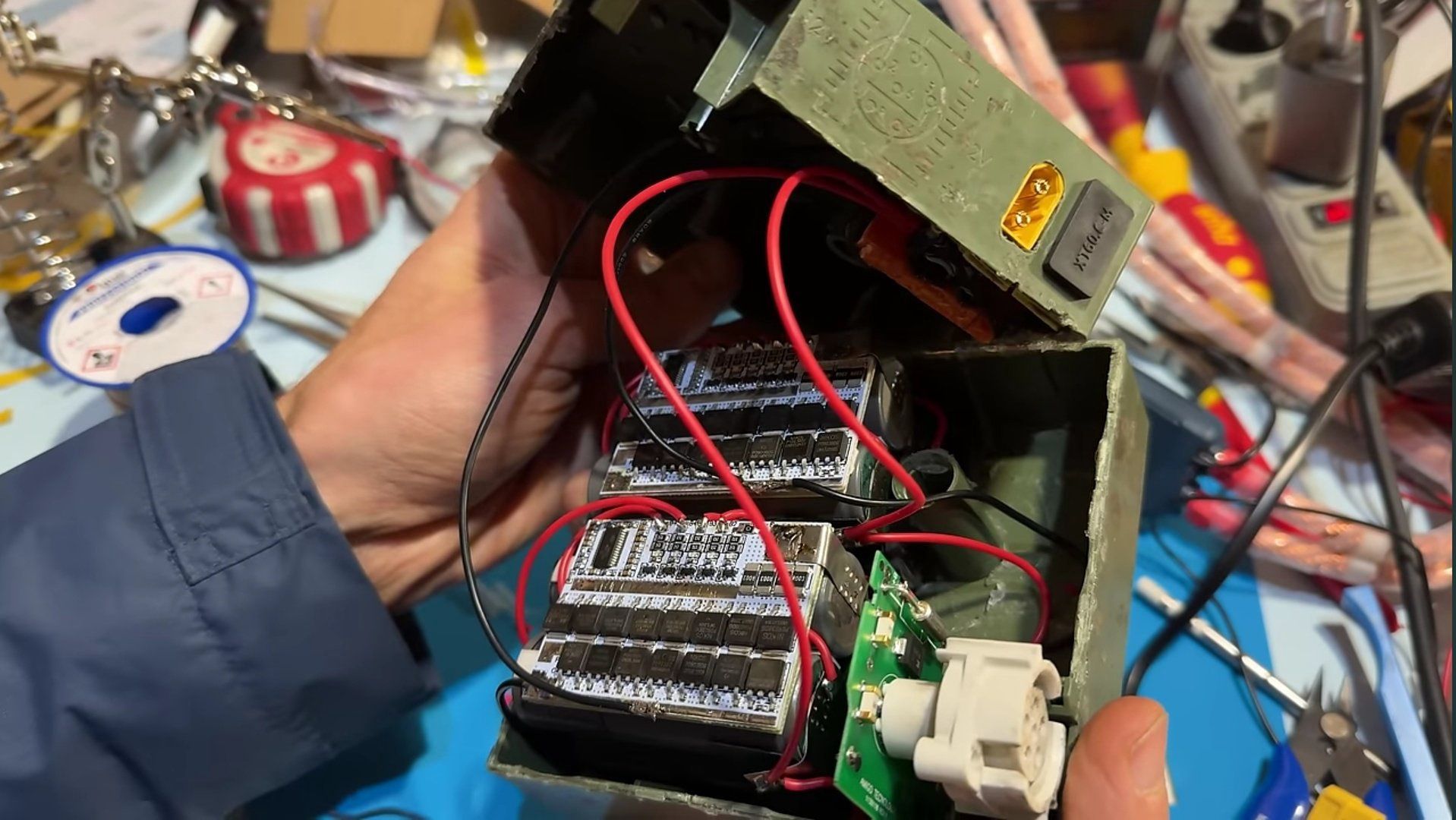 Ukrainian soldier innovates reusable battery for aged Javelin antitank