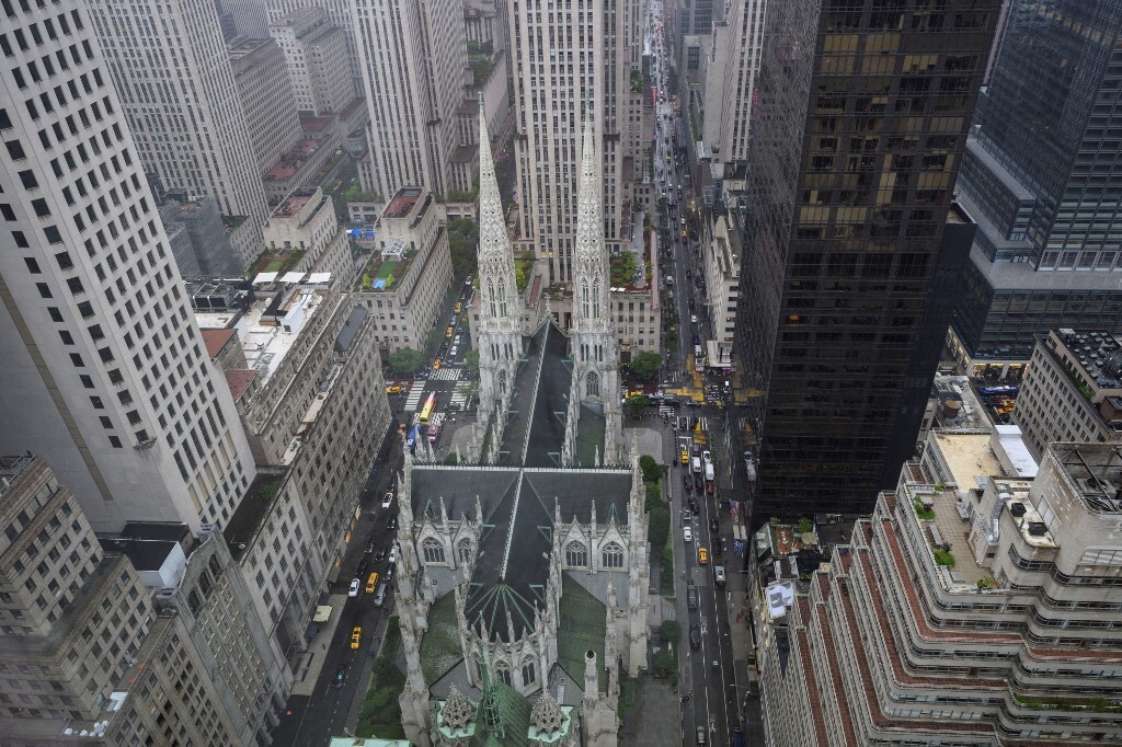 il funerale dell'icona trans di new york scatena le proteste dell'arcidiocesi