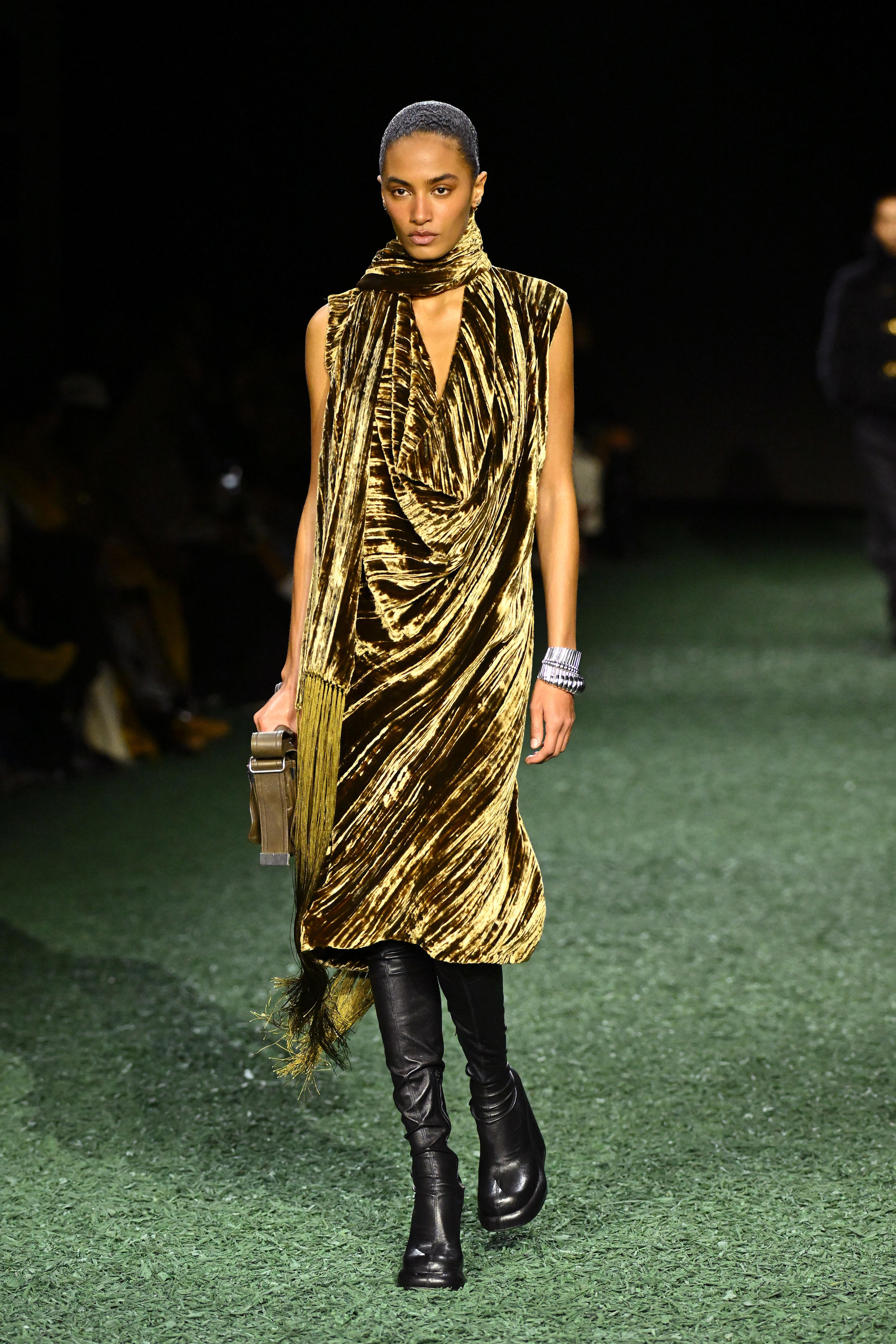 London Fashion Week 2024 Sees Naomi Campbell Strut The Runway More   BB1ixHi9.img