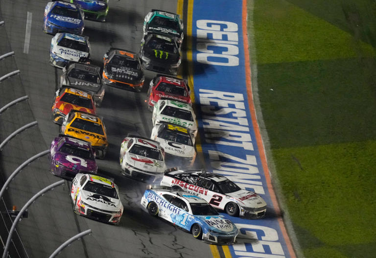 Ross Chastain attempted lastlap pass to win Daytona 500, but wrecked