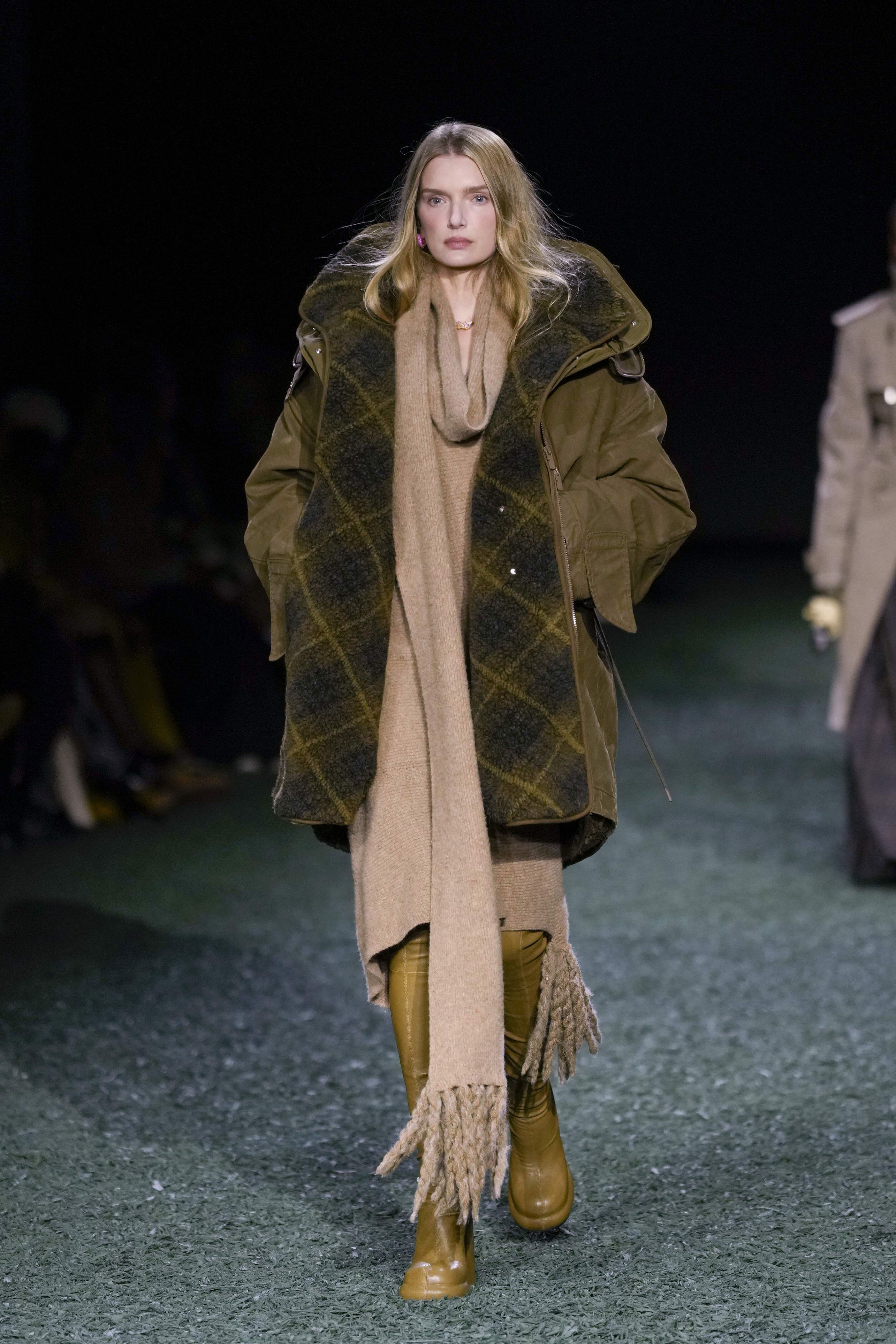 LFW 2024 Burberry Goes Back To Nature For An Earthy AW24 Collection   BB1iyBsp.img