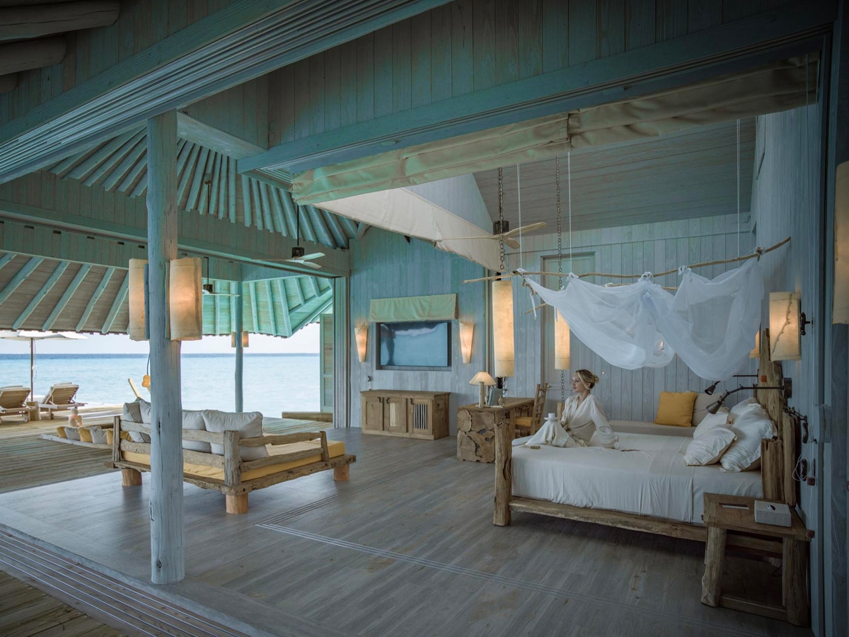maldives floating villa makes waves as the ‘first of its kind’