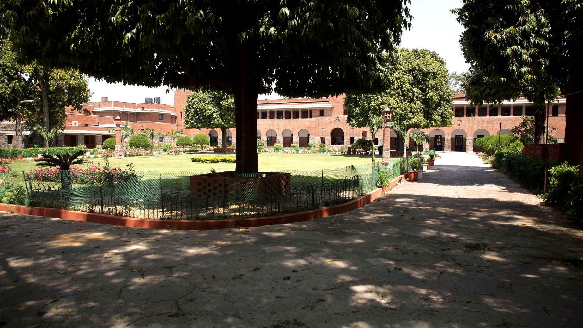 st stephen's college suspends over 100 students, may be debarred from exam for skipping morning assembly