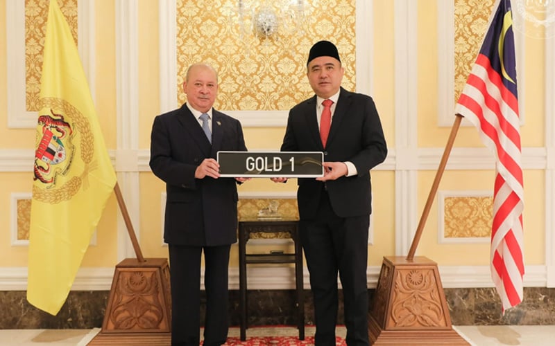 agong pays record rm1.5m for gold 1 number plate