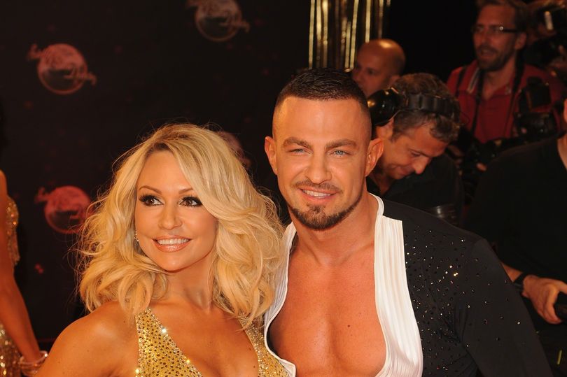 strictly come dancing star robin windsor dies aged 44