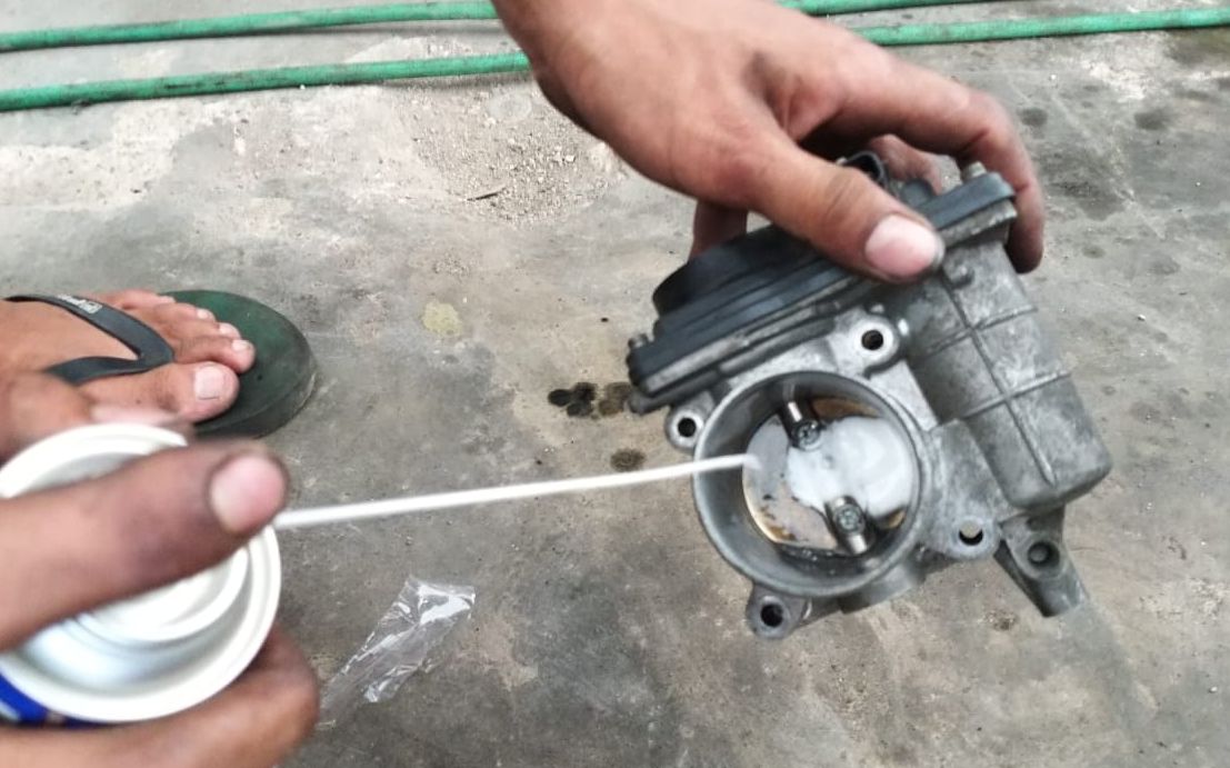 Tips Cara Membersihkan Throttle Body Mobil Bekas, Perhatikan