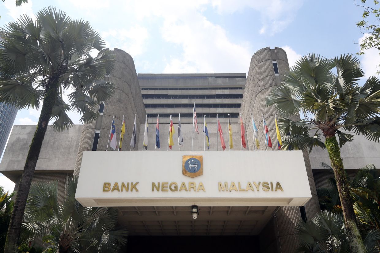 bank negara governor to address questions on ringgit's slide, says pm