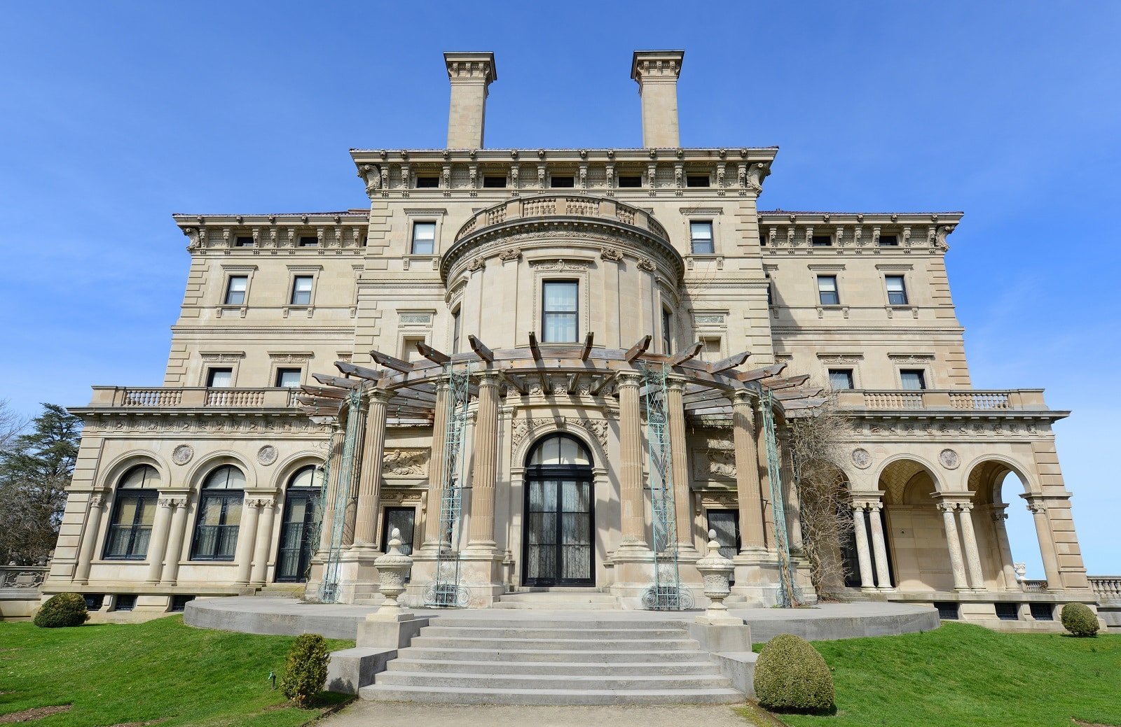 <p><span>The Breakers in Newport is a magnificent example of the Gilded Age’s wealth and extravagance. Built by the Vanderbilt family, this Italian Renaissance-style mansion features opulent interiors with rich furnishings, ornate ceilings, and a vast art collection. The mansion’s position overlooking the Atlantic Ocean offers stunning sea views. The summer months bring the estate to life with guided tours, but visiting during the Christmas season offers a unique experience as the mansion is adorned with festive decorations.</span></p> <p><b>Insider’s Tip: </b><span>Visit during Christmas for special decorations and festivities. </span></p> <p><b>When To Travel: </b><span>Summer for guided tours and beautiful weather. </span></p> <p><b>How To Get There: </b><span>Newport is a short drive from Providence or Boston.</span></p>