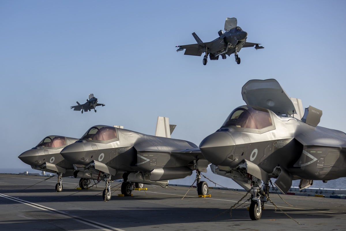 F-35B Lightning Jets Land On Aircraft Carrier Heading To Major Nato ...