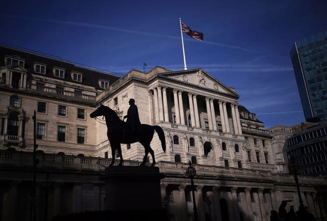 uk recession ‘weak’ and rates may be cut before inflation hits 2% – bailey