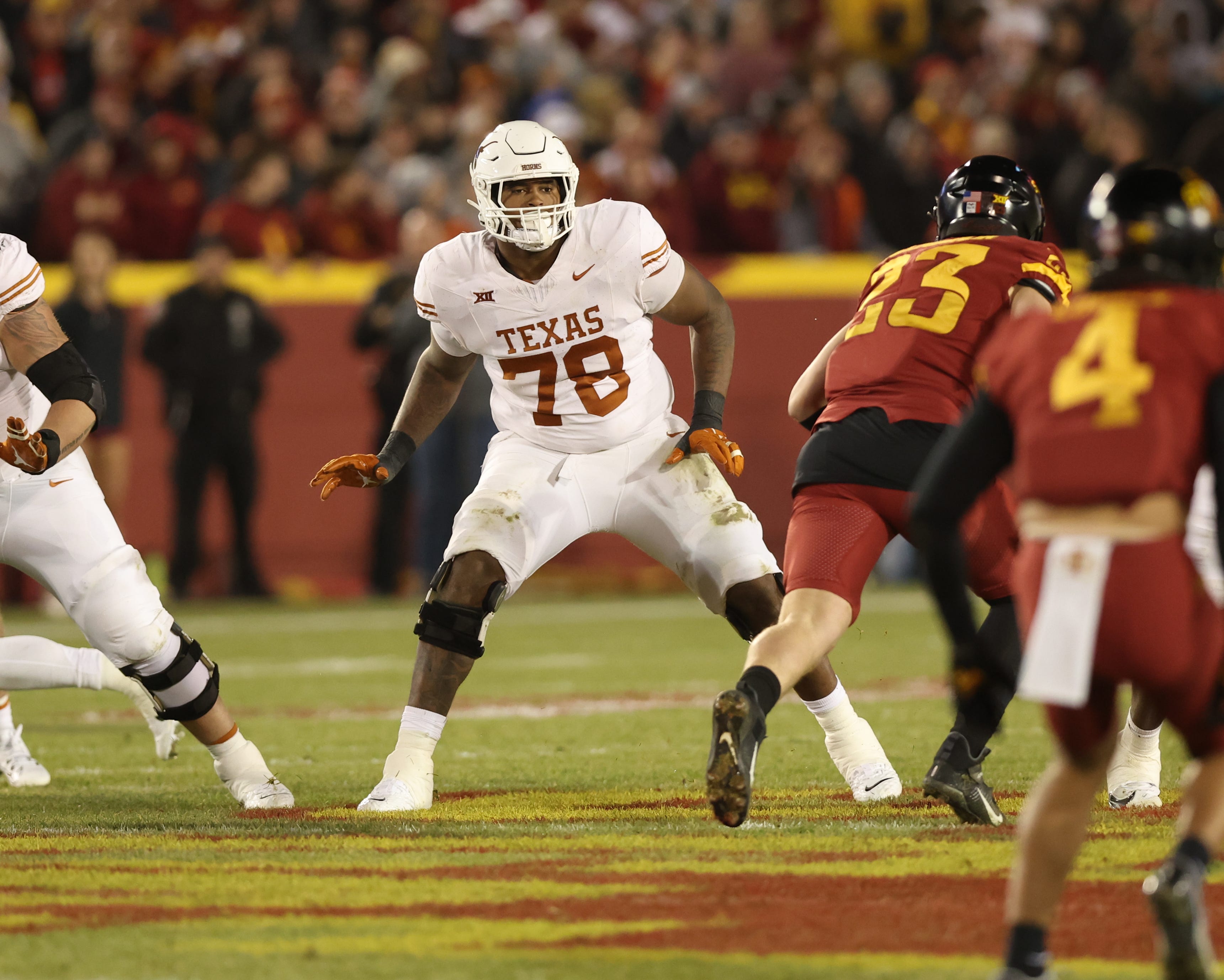 Texas' Kelvin Banks Among PFF's Top Returning Offensive Tackles For 2024