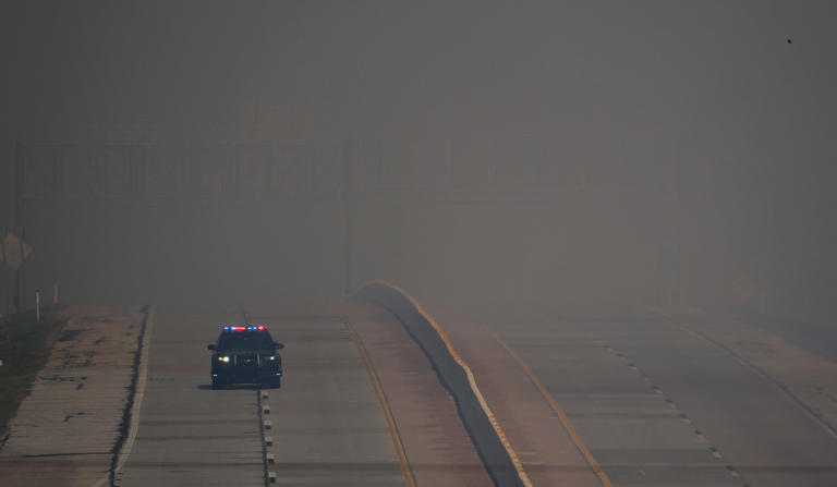 Live updates: Wildfires blaze in NW Oklahoma, fire weather conditions ...