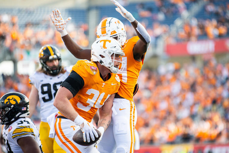 Joe Milton sold his crazy arm strength at Tennessee pro day. Who will