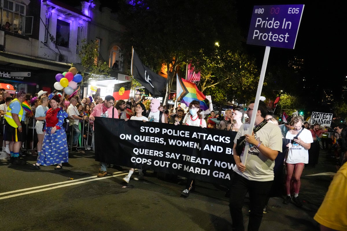 police will be allowed to march in sydney's gay and lesbian mardis gras, but not in uniform