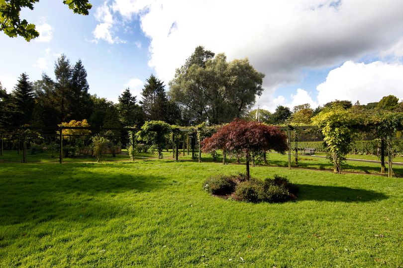 the beautiful garden hidden from view named the most 'peaceful' spot in greater manchester