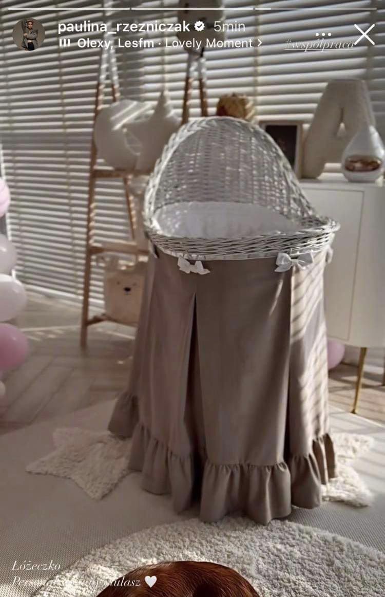 paulina rzeźniczak chwali się wiklinowym łóżeczkiem antosi. jego cena robi wrażenie (zdjęcia)