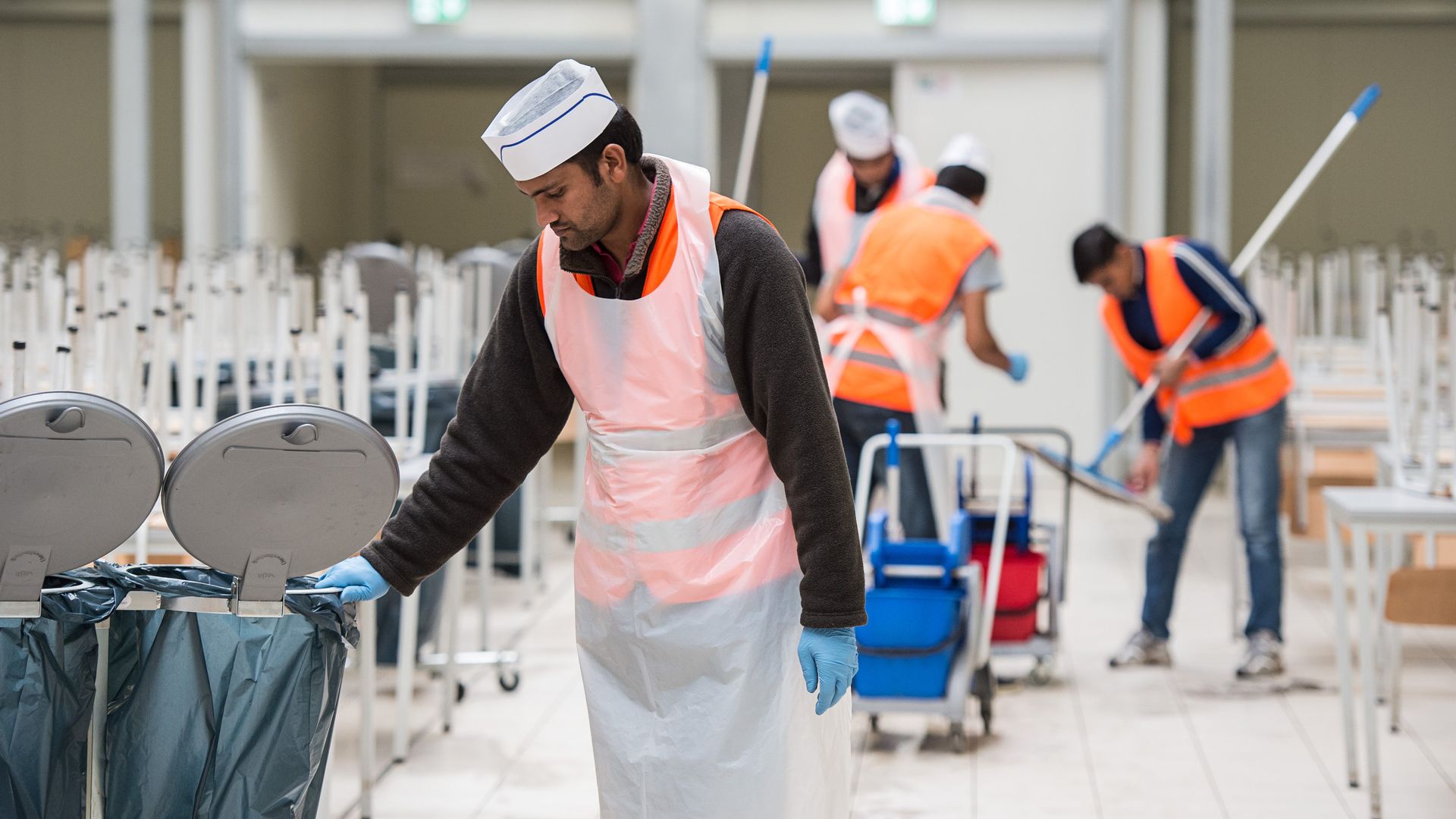 asyl: landkreistag möchte alle geflüchteten zur arbeit verpflichten