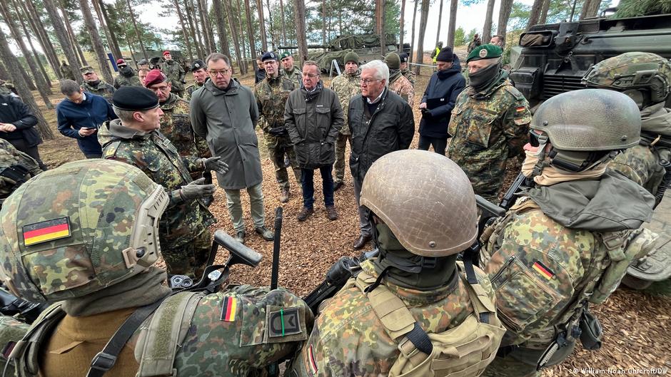 ukraine: soldaten-training in deutschland mit krieg im kopf