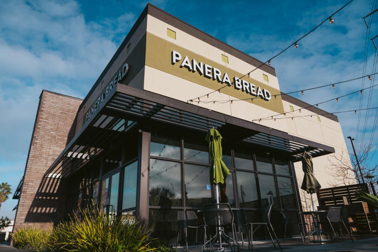 How Panera Bread Ducked California's New 20 Minimum Wage Law