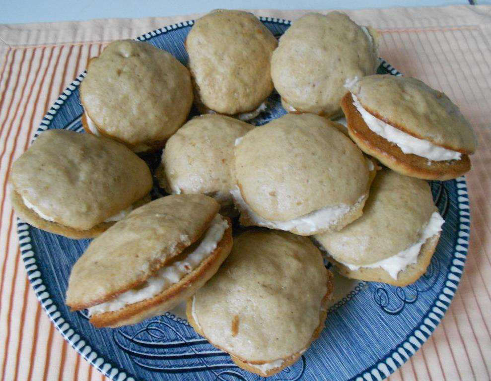 Grandma's Soft and Delectable Banana Sandwich Cookies (Easy Recipe)