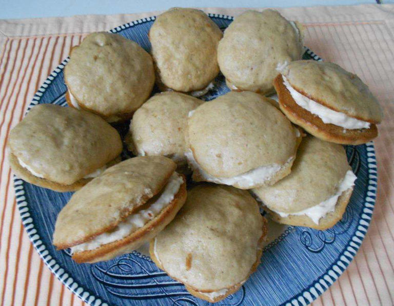 Grandma's Soft and Delectable Banana Sandwich Cookies (Easy Recipe)