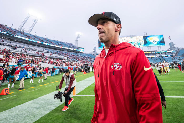 49ers coach kyle shanahan's new look goes viral in picture from christian mccaffrey's wedding