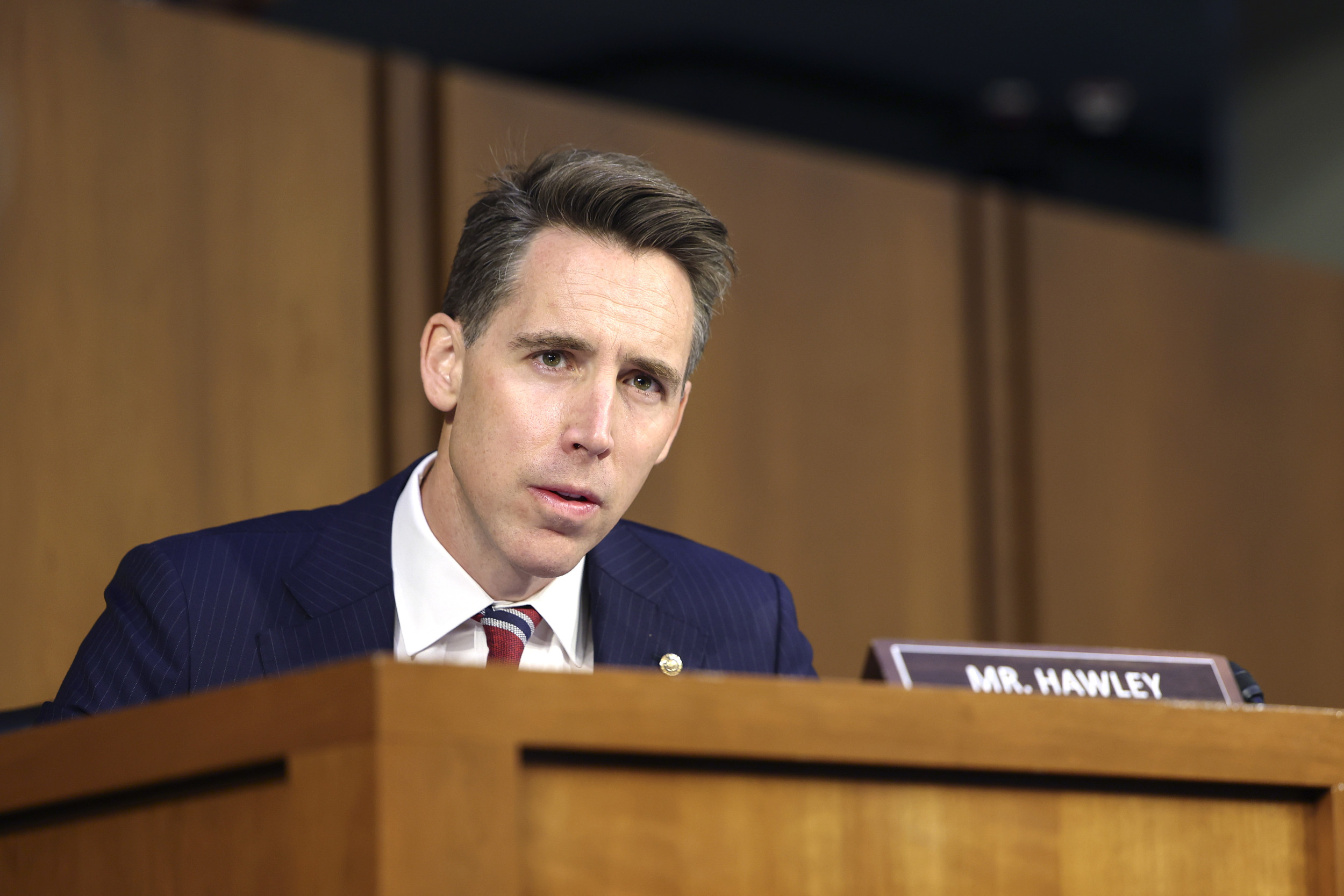 josh hawley draws red line for who will replace mitch mcconnell