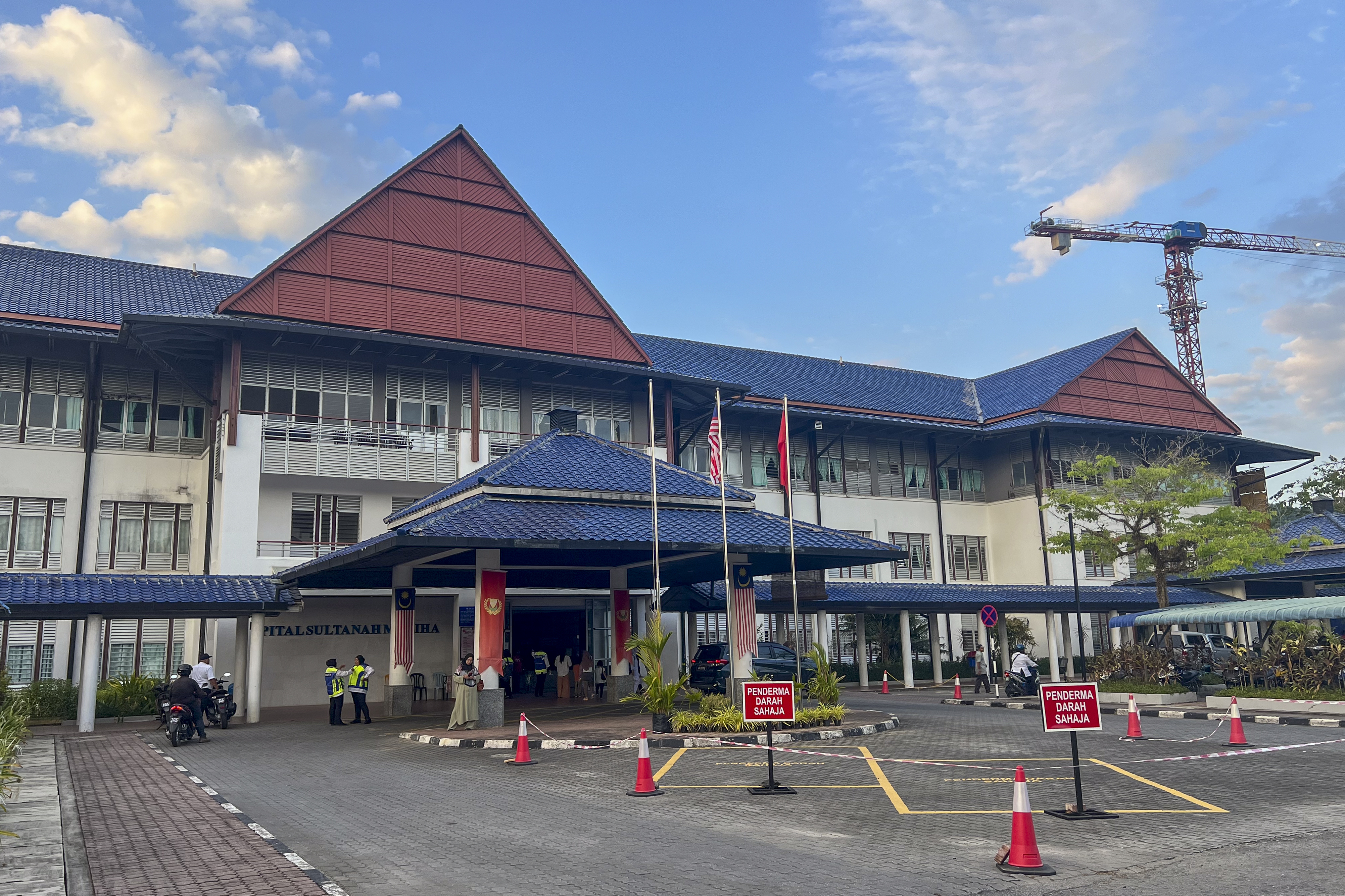 kongen er i bedring på sykehuset i malaysia – holdes innlagt noen dager til