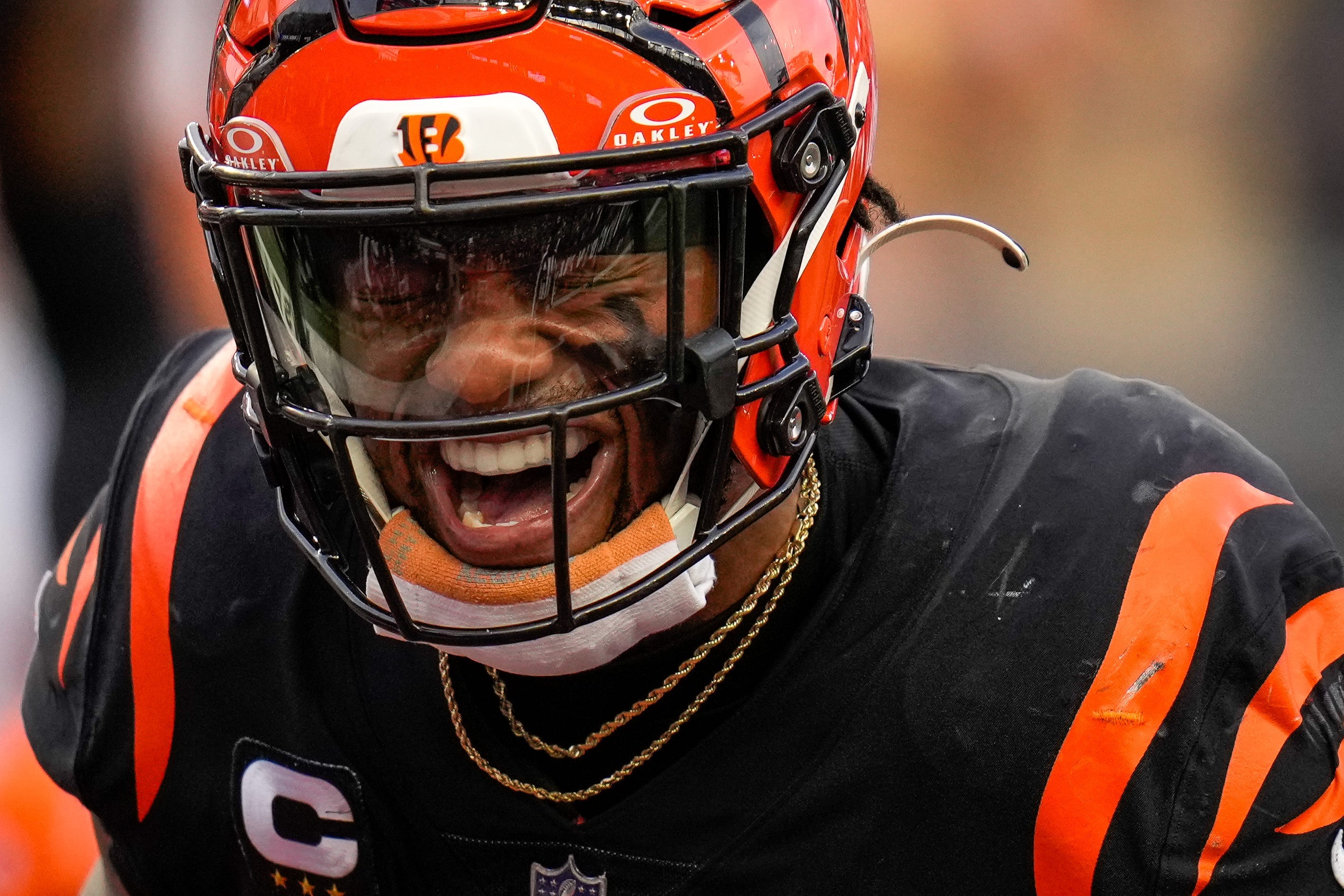 Bengals Release Joe Mixon, Agree To Terms With RB Zack Moss