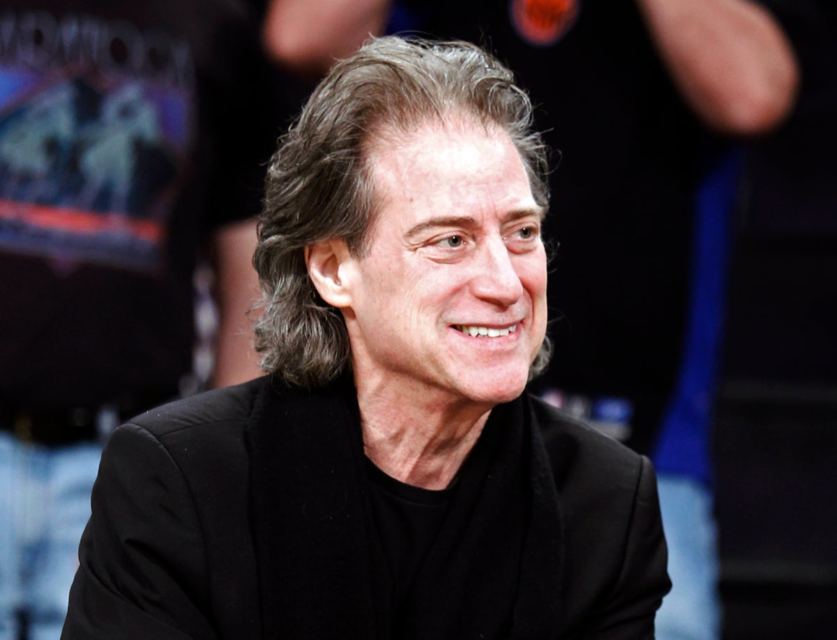 humorously morose comedian richard lewis, who recently starred on 'curb your enthusiasm,' dies at 76