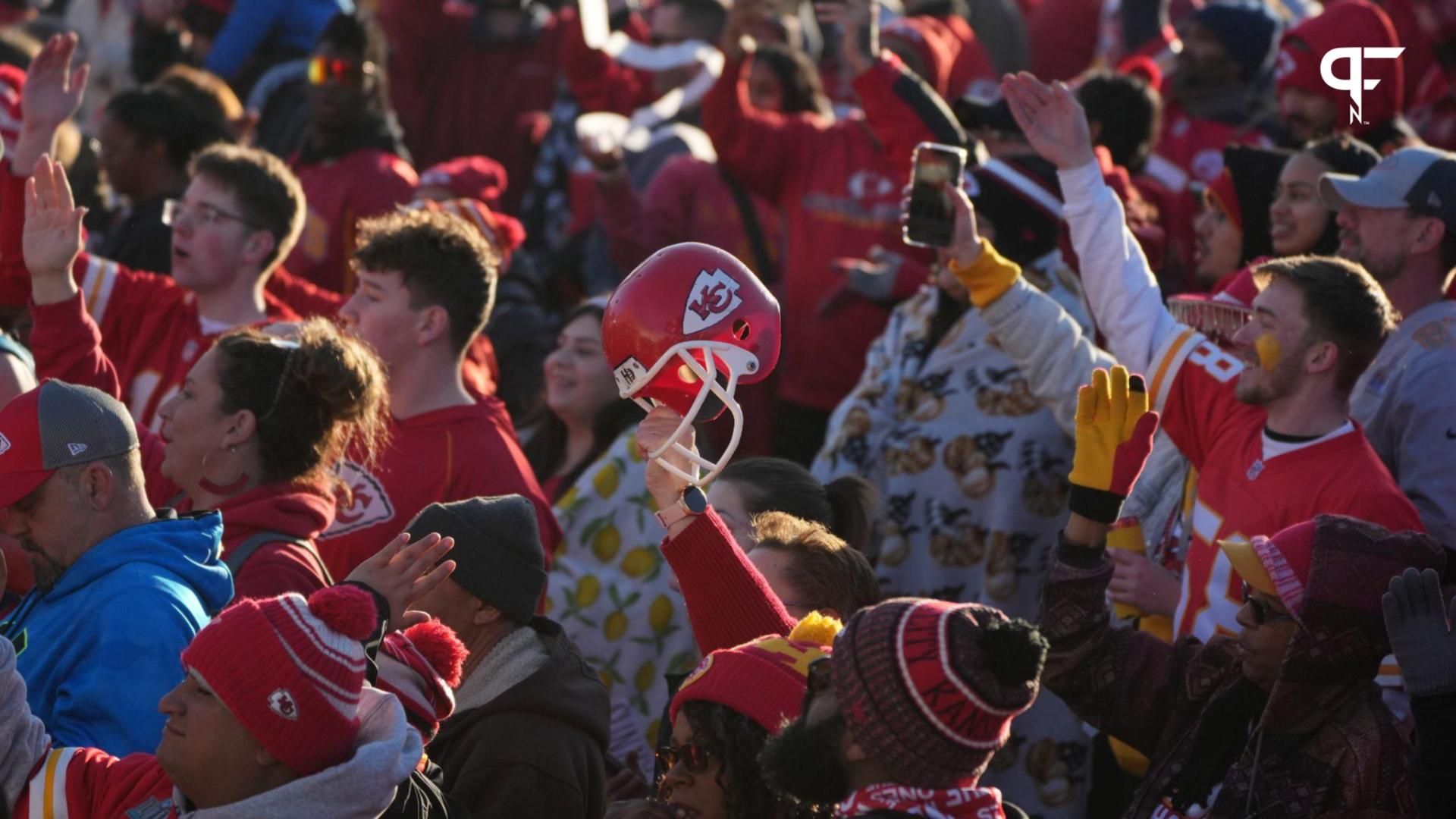 Chiefs Superfan ‘Chiefsaholic’ Pleads Guilty To Bank Robberies, Faces ...