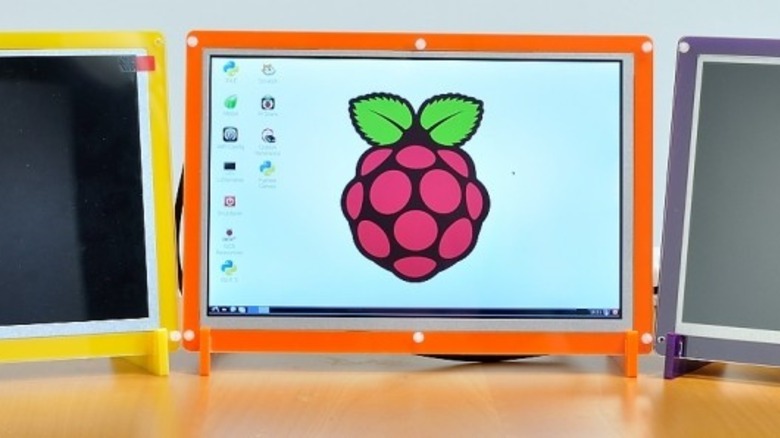 What You'll Need To Get Started On Your Own Raspberry Pi Digital Photo ...