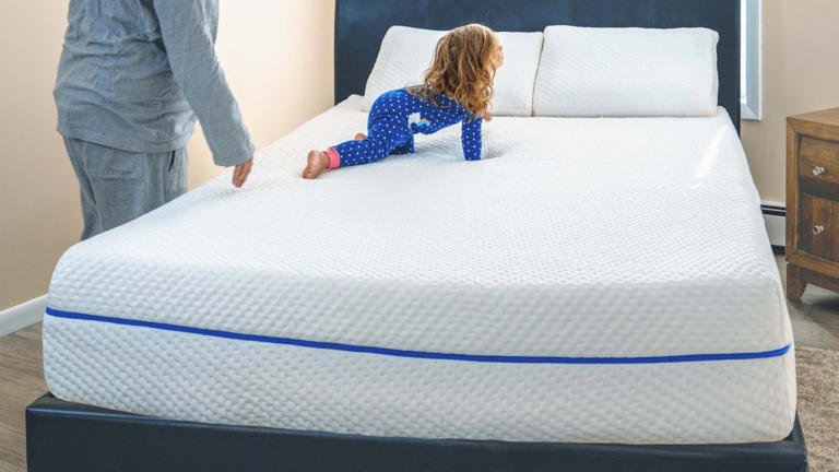 Hard vs soft mattress: Which is best for general aches and pains?