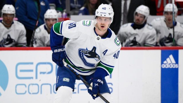 can elias pettersson step up for canucks late in round 1 series?