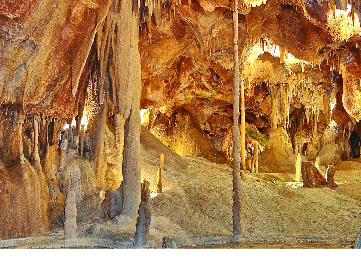 grutas serra de aires e candeeiros: um paraíso subterrâneo em portugal