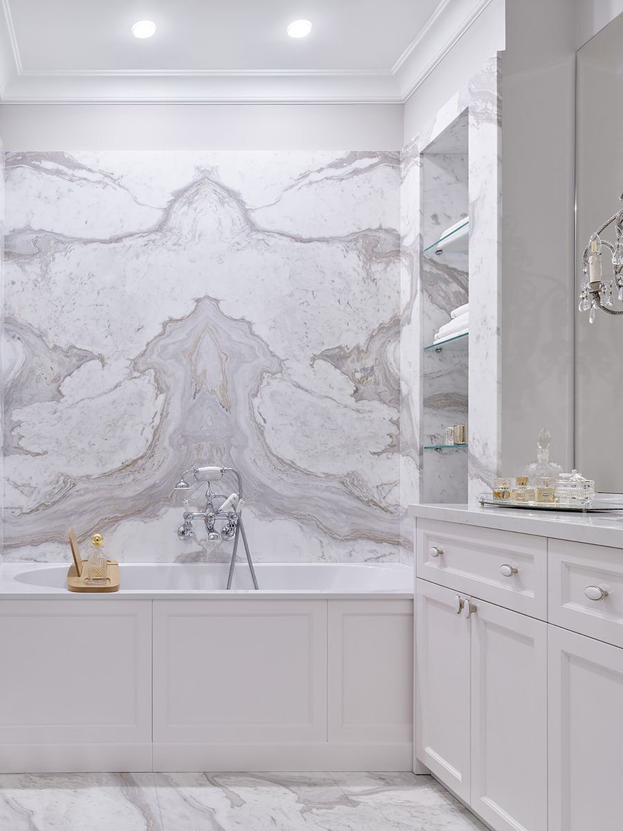 decorar el cuarto de baño todo en blanco es un clásico con un look de lo más moderno